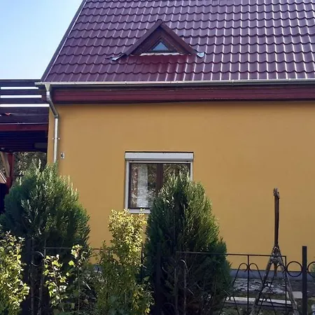 Apartman Fenyves Beach House *