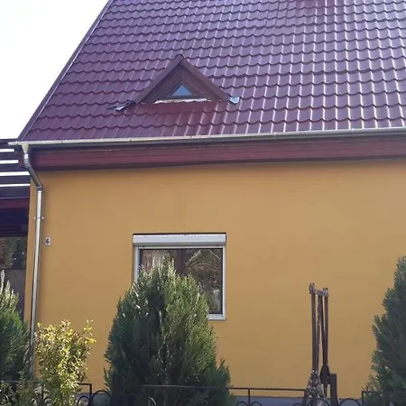 Fenyves House *