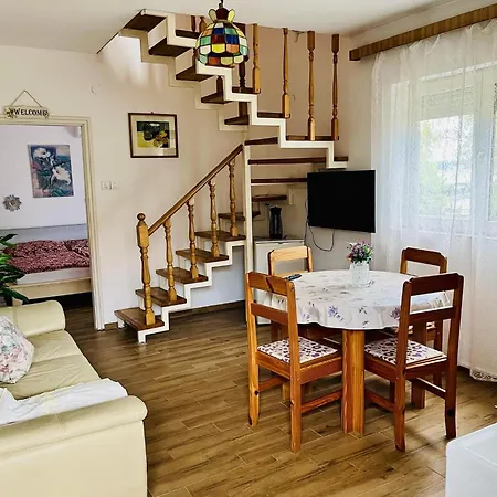 Apartmán Fenyves House