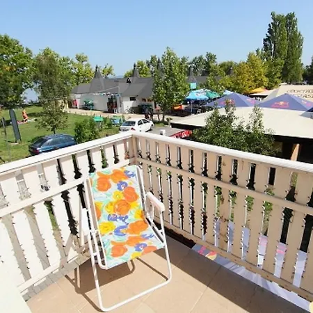 Apartman Fenyves Beach House