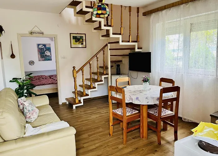 아파트 Fenyves House